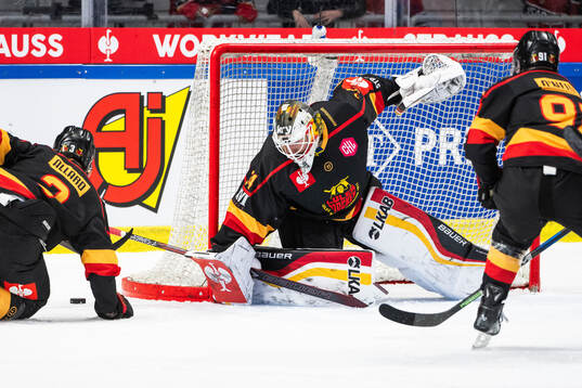 Goaltender Joel Lassinantti of Luleå