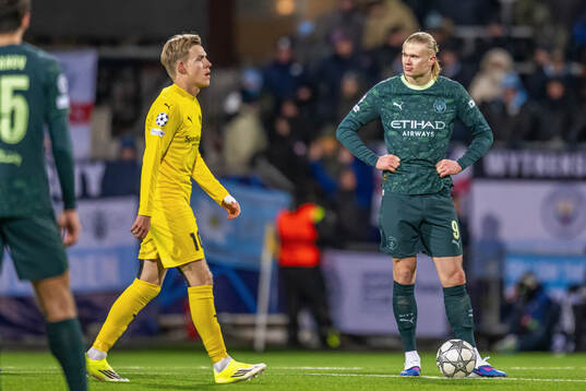 Erling Braut Haaland of Manchester City looks dejected