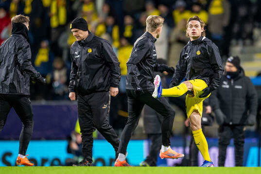 Patrick Berg of Bodø/Glimt warms up