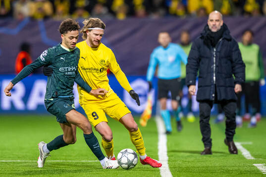Max Alleyne of Manchester City and Kasper Høgh of