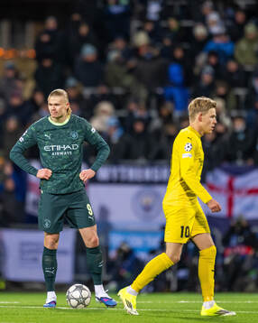 Erling Braut Haaland of Manchester City looks dejected