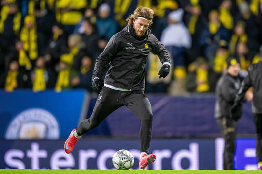 Kasper Høgh of Bodø/Glimt warms up