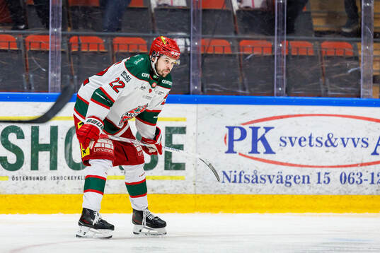 Modos Måns Carlsson deppar