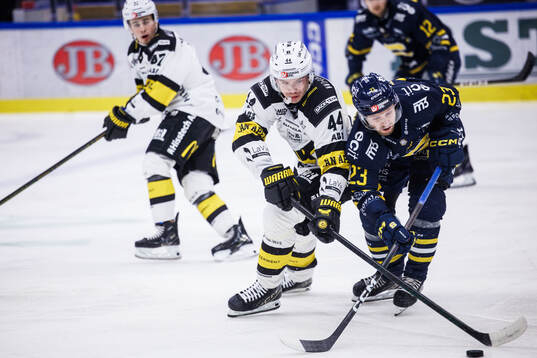 Västerås Oscar Lawner och Södertäljes William Eriksson