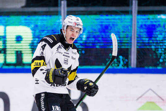 Västerås Max Karlsson jublar
