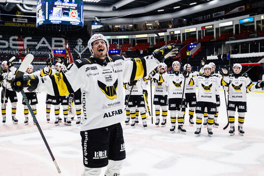 Västerås Jimmie Jansson Lorek jublar med lagkamrater