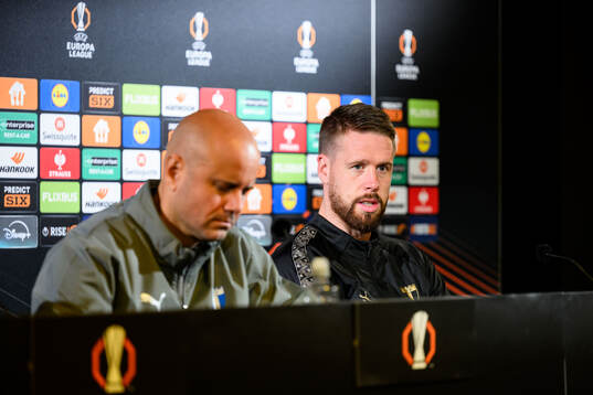 Head coach Miguel Angel Ramirez and Pontus Jansson