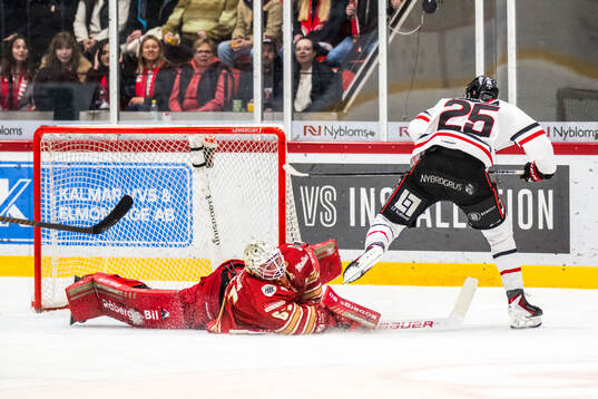 Kalmars målvakt Jacob Crespin och Nybros Marcus Bergman
