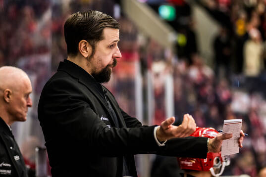 Kalmars tränare Viktor Tuurala