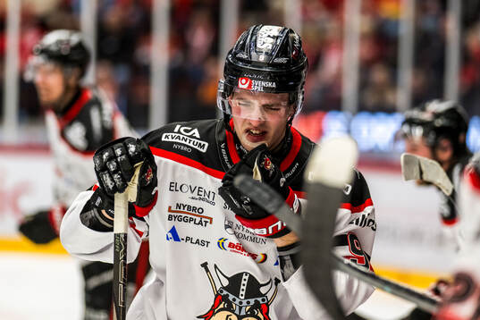 Nybros Hannes Hellberg har ont