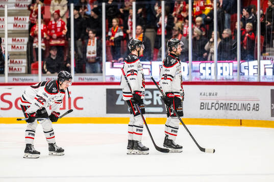 Nybros Joel Kant, Fredrik Granberg och Måns Krämer deppar