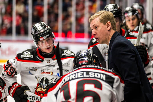 Nybros huvudtränare Hampus Sylvegård deppar