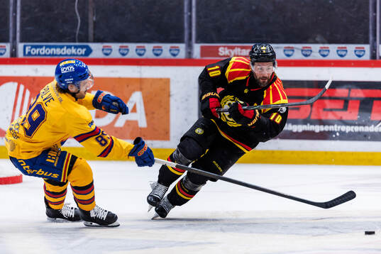 Djurgårdens Oula Palve och Brynäs Johan Larsson
