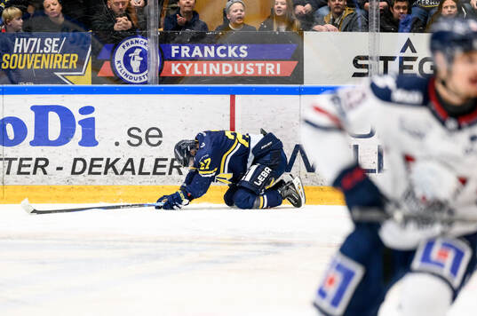 HV71s Jonathan Ang deppar