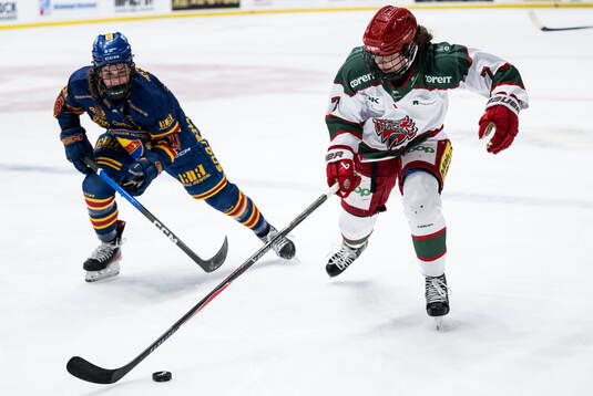 Djurgårdens Madeline Posick och Modos Alexis Paddington