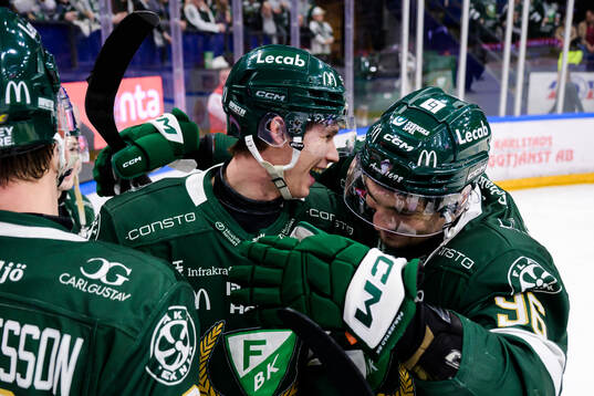 Färjestads Christoffer Jansson och David Tomasek jublar