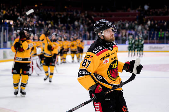 Luleås Linus Omark deppar