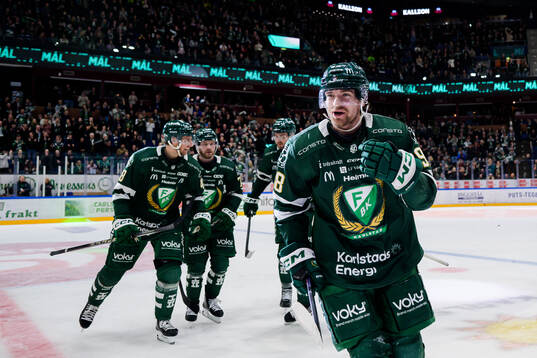 Färjestads Marian Studenic jublar