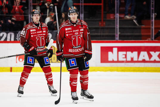 Örebros Juuso Vainio och Gustav Backström deppar