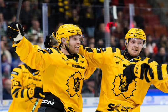 Skellefteås Oscar Lindberg jublar