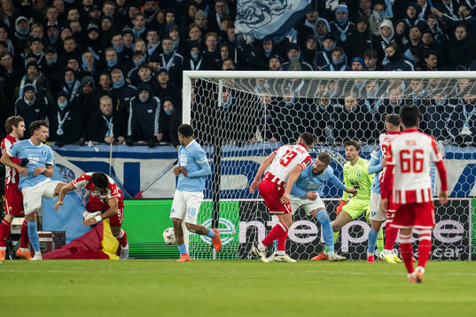 Pontus Jansson and goalkeeper Melker Ellborg of Malmö FF