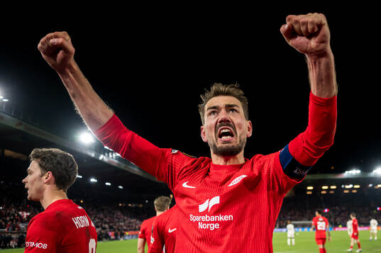 Fredrik Pallesen Knudsen of Brann celebrates
