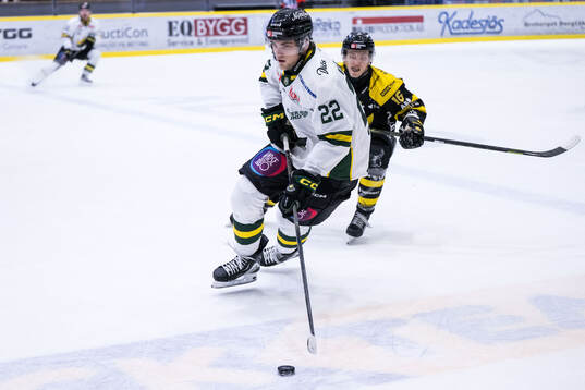 Östersunds Dennis Värmhed och Västerås Victor Pantzare