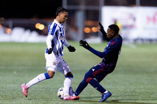 IFK Göteborgs Sebastian Clemmensen och Östers IFs Musa