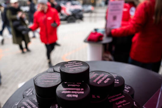 Puckar i Ge Blod-tältet