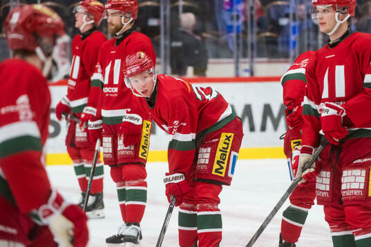 Modos Milton Gästrin innan ishockeymatchen i