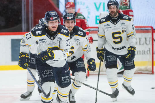 Södertäljes Henrik Eriksson jublar