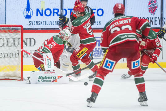 Modos målvakt Adam Werner