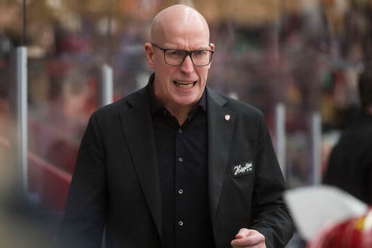 Modos huvudtränare Fredrik Andersson