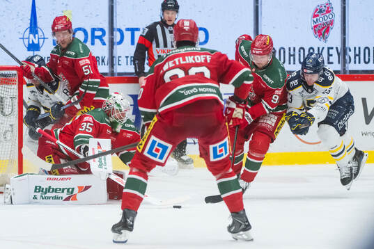 Modos målvakt Adam Werner och Jesper Olofsson och