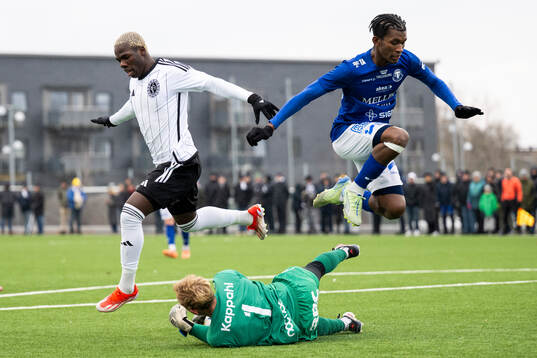 Landskronas Xavier Odhiambo mot Trelleborgs Prince Balde