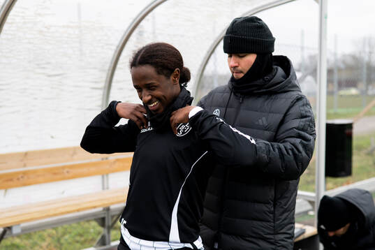 Landskronas Max’Med Omar Mohamed får hjälp
