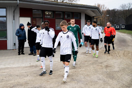 Landskronas spelare vå väg till spelplatsen