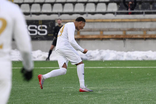 Örgrytes Marlon Ebietomere jublar
