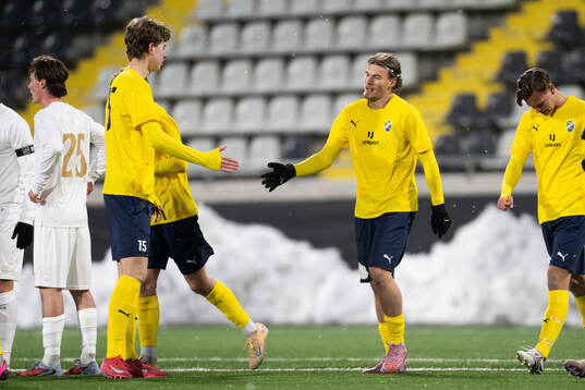 Ljungskiles Ailo Zackrisson jublar