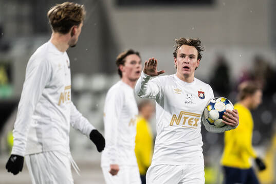 Örgrytes Månz Karlsson jublar