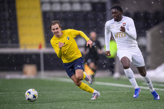 Ljungskiles Emilio Reljanovic och Örgrytes Michael Parker