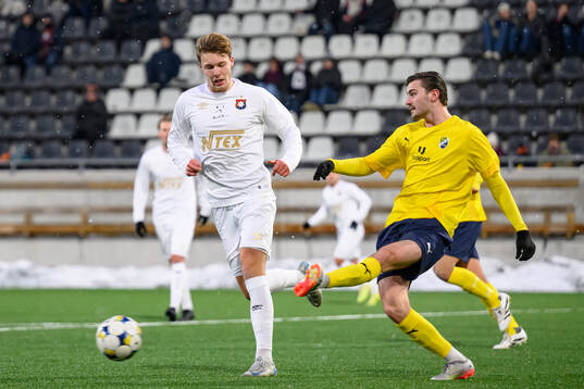 Örgrytes Månz Karlsson och Ljungskiles Emilio Reljanovic