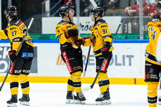 Luleås Erik Gustafsson och Brian O'Neill jublar