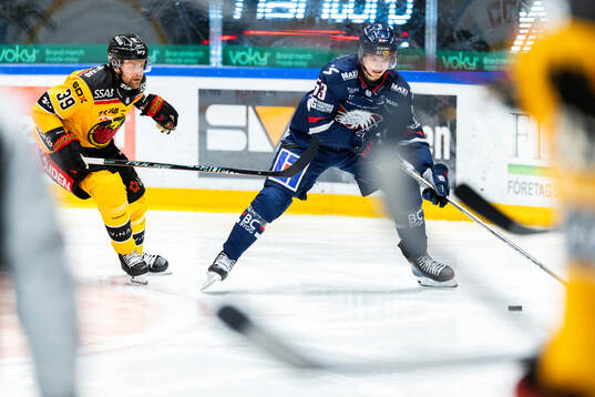 Luleås Pontus Själin och Linköpings Adam Hofbauer