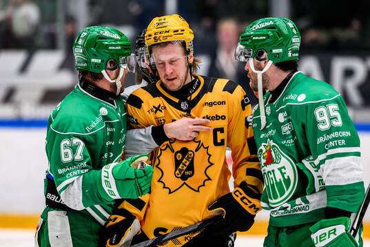 Rögles Leon Bristedt och Mark Friedman mot  Skellefteås