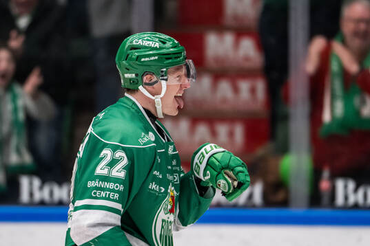 Rögles Fredrik Olofsson jublar