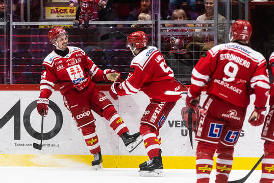 Timrås Jonathan Dahlén jublar