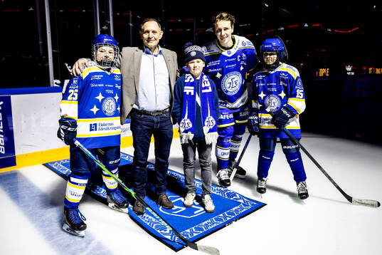 Leksands Lukas Vejdemo och dagens matchvärd