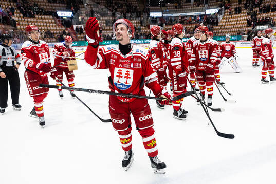 Timrås Jonathan Dahlén jublar