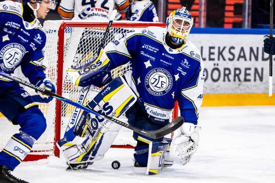 Leksands målvakt Marcus Gidlöf deppar